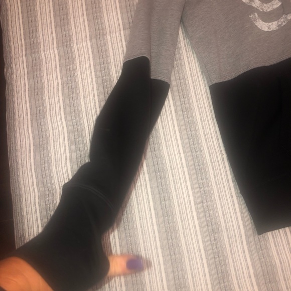 NWOT Gap hoodie - Picture 3 of 7